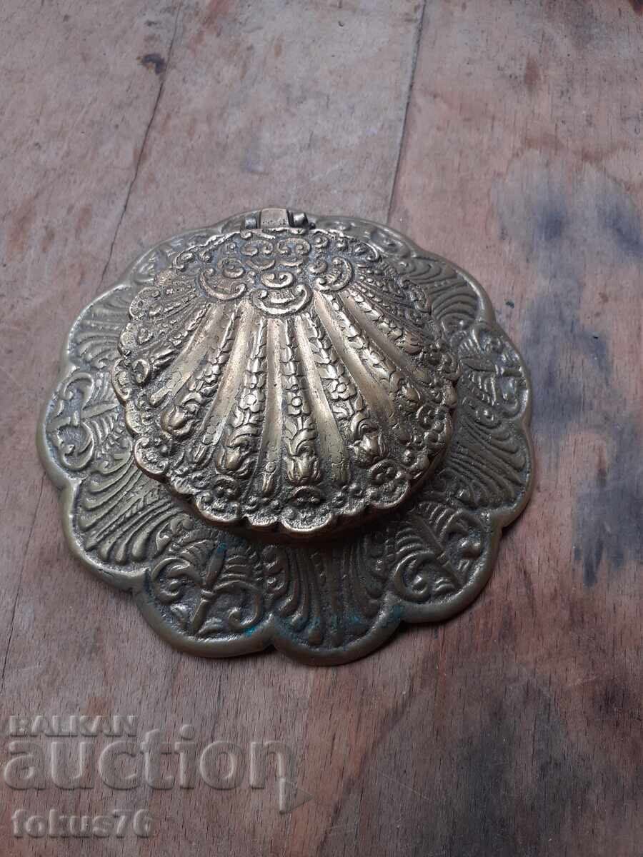 Veche călimară antică din bronz, masivă și grea cu preț € 59.00 | 115.39 BGN