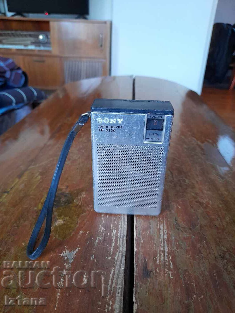 Old radio, Sony TR-3230 radio receiver