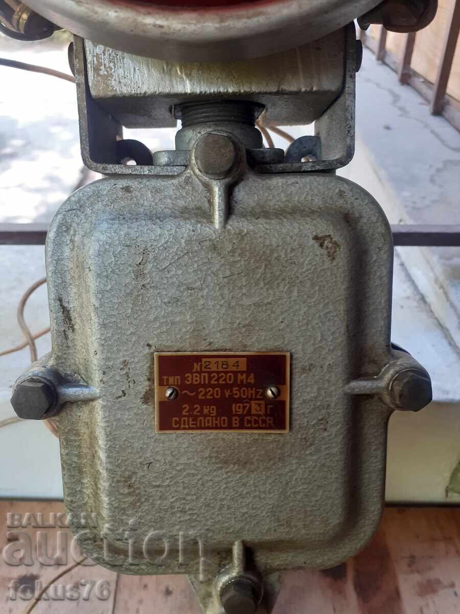 Δημοπρασία Παλιός σοβιετικός ηλεκτρικός σηματοδοτικός φανός