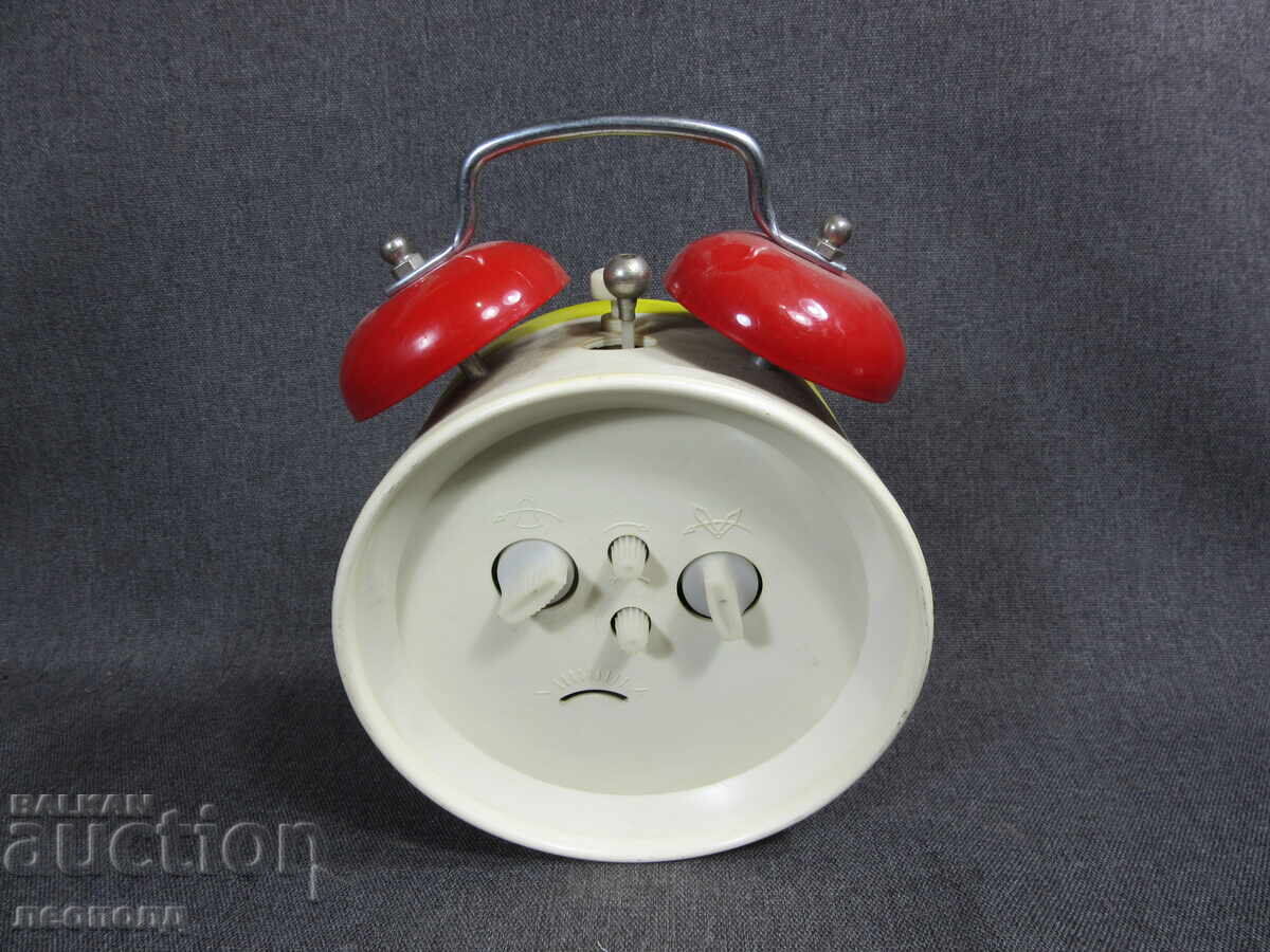 Delivery of BZC STAR RETRO MECHANICAL ALARM CLOCK AVRONEL DISNEY