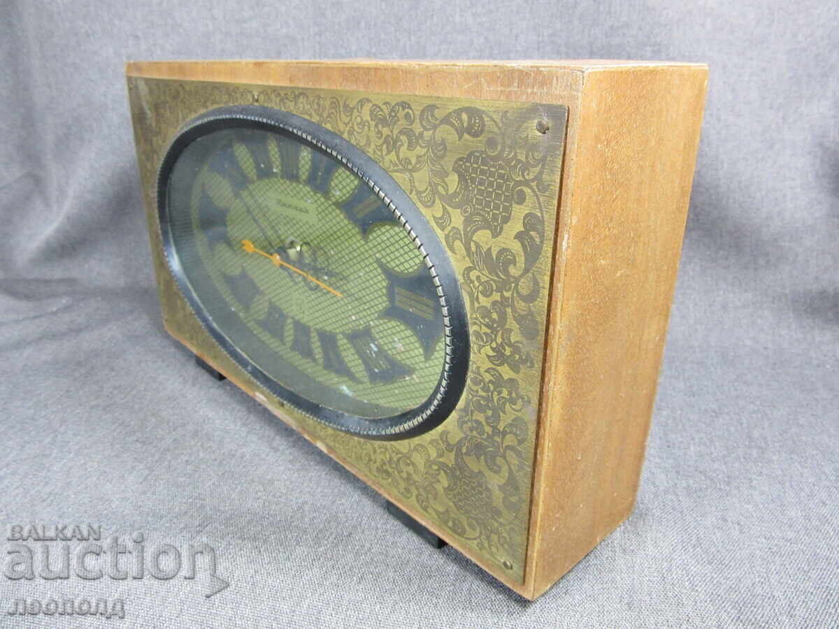 BZC STAR RETRO ELECTRO-MECHANICAL TABLE CLOCK YANTAR with price € 0.01 | 0.02 BGN