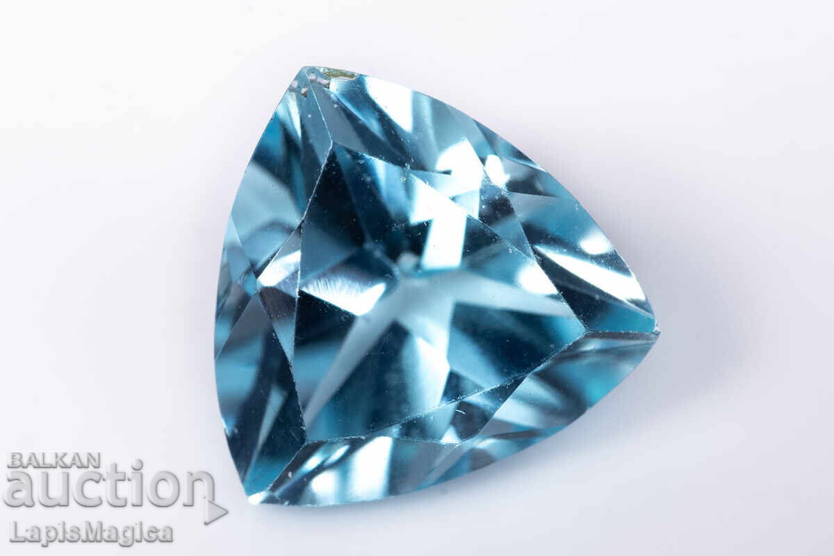Небесносин топаз 2.97ct 9mm трилион шлифовка
