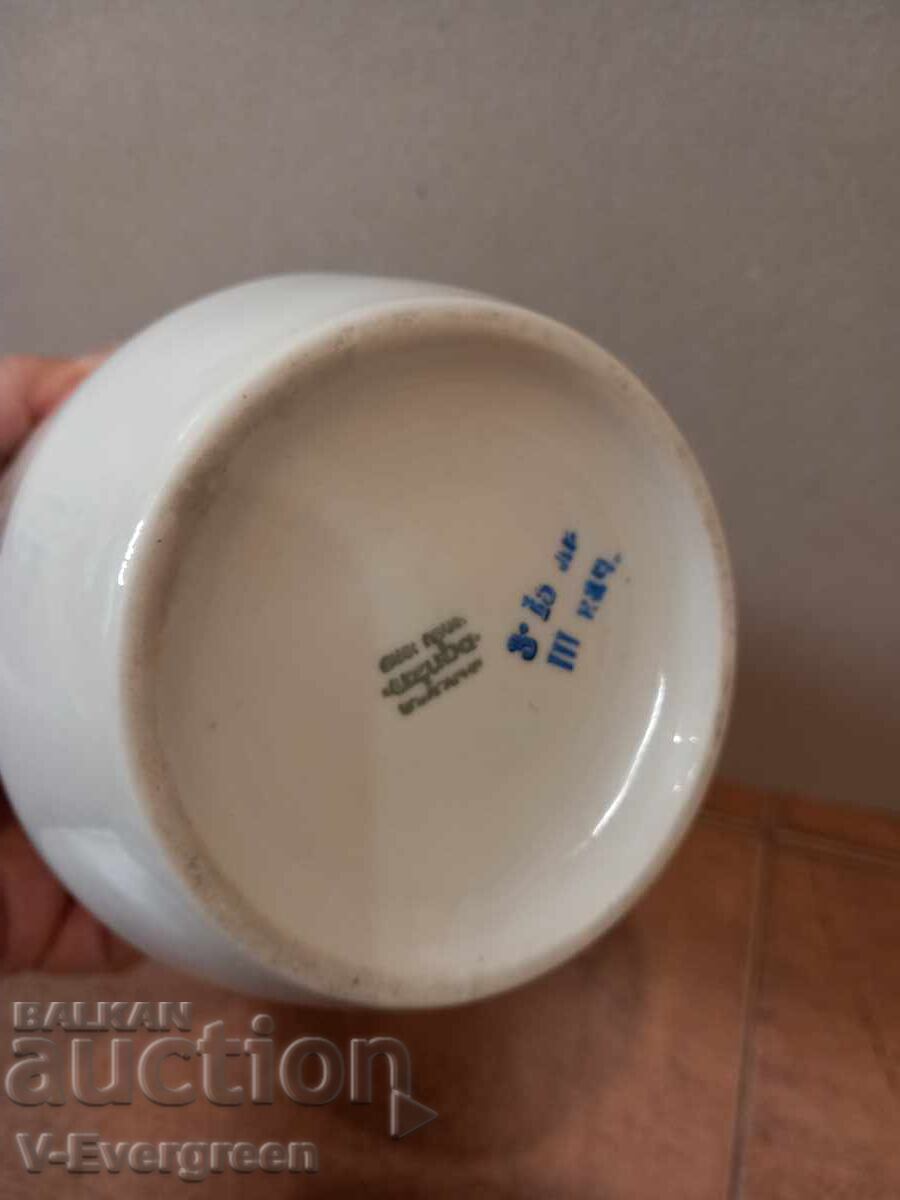 Доставка на Соц. порцелан ваза Изида, Нови пазар