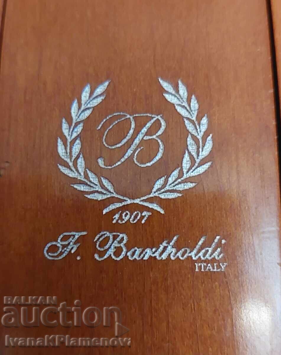 Ξύλινο κουτί για συλλέκτες με τιμή € 16.00 | 31.29 BGN