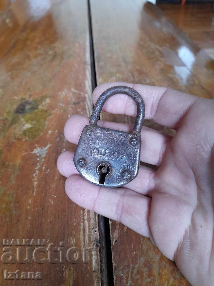 Lacăt vechi Ideal cu preț € 10.00 | 19.56 BGN