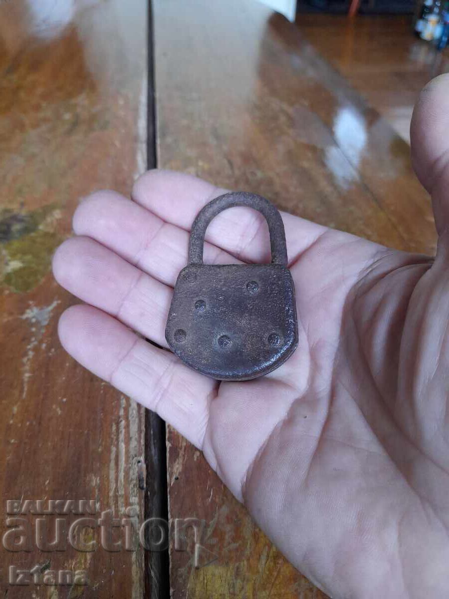 Licitație Lacăt vechi Ideal