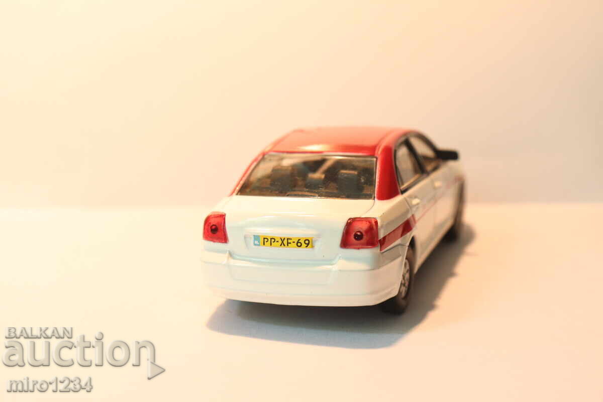 1/43 TOYOTA AVENSIS TAXI TOY CAR MODEL - 6