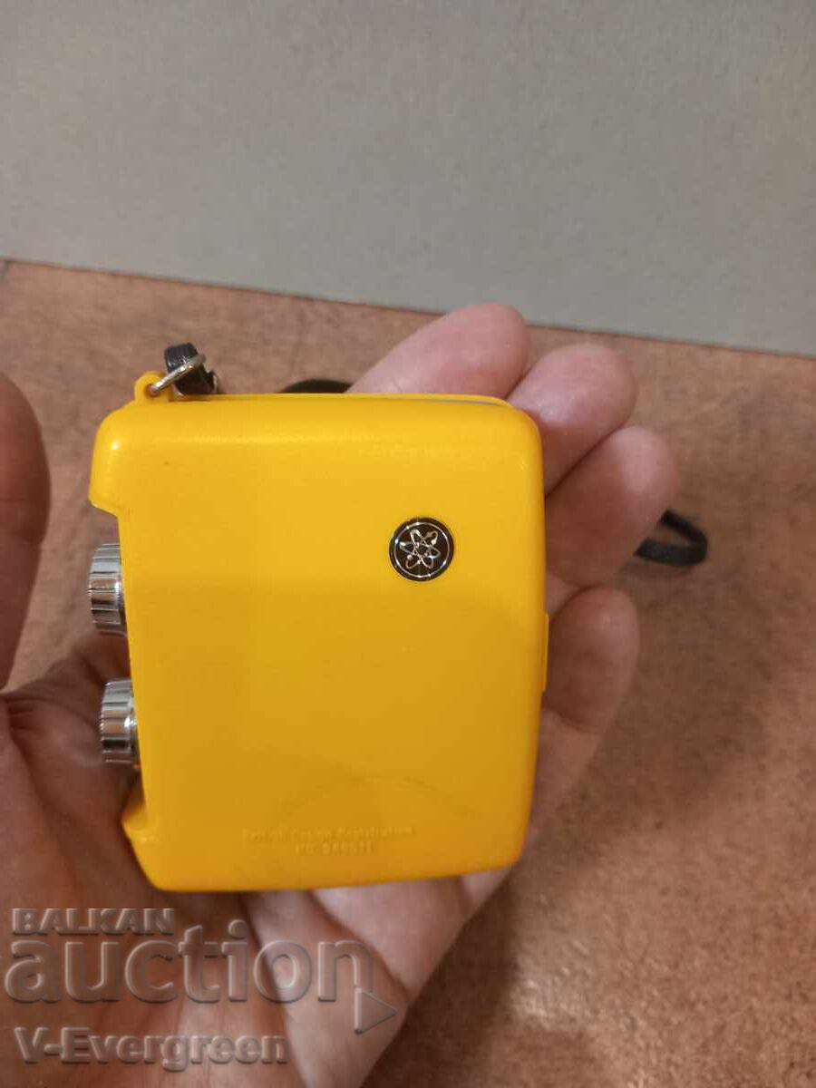 Delivery of Vintage EMPEROR transistor radio