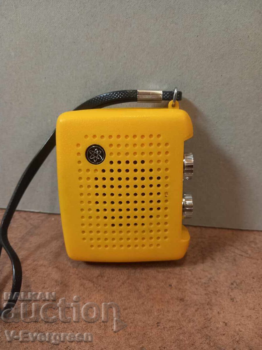 Vintage EMPEROR transistor radio