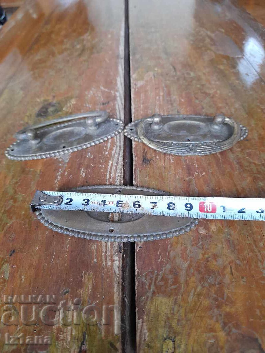 Livrarea Feronerie veche pentru ladă, încuietoare, mânere