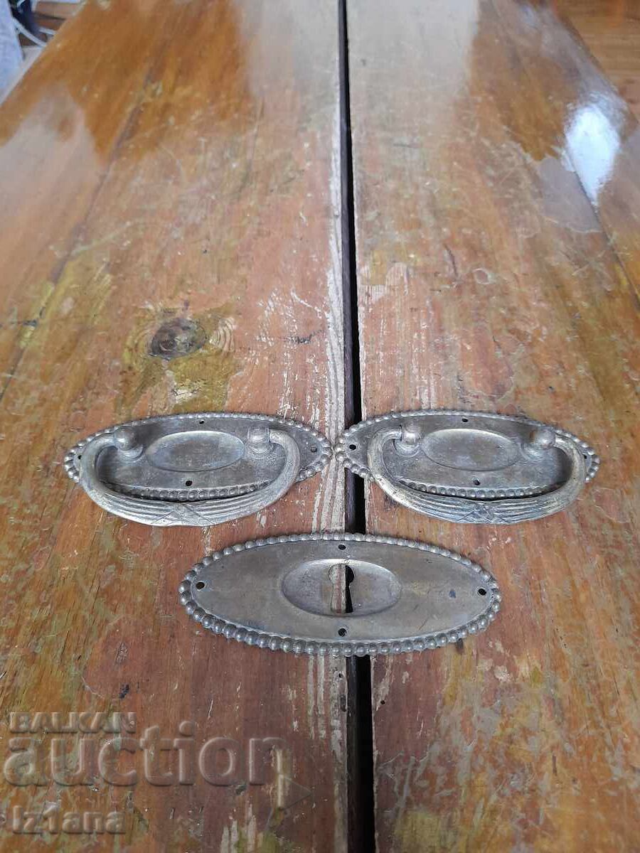 Feronerie veche pentru ladă, încuietoare, mânere