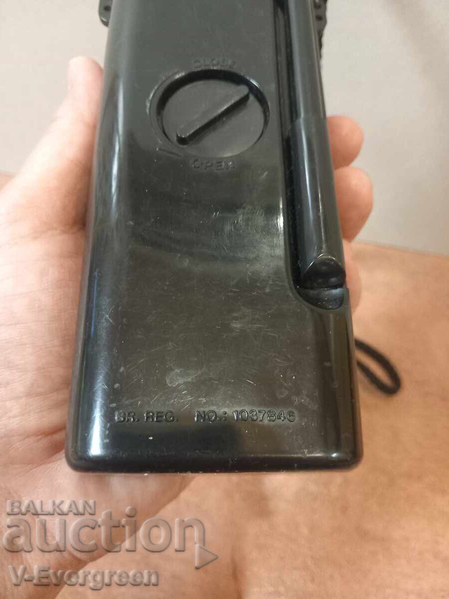 Delivery of Old transistor radio
