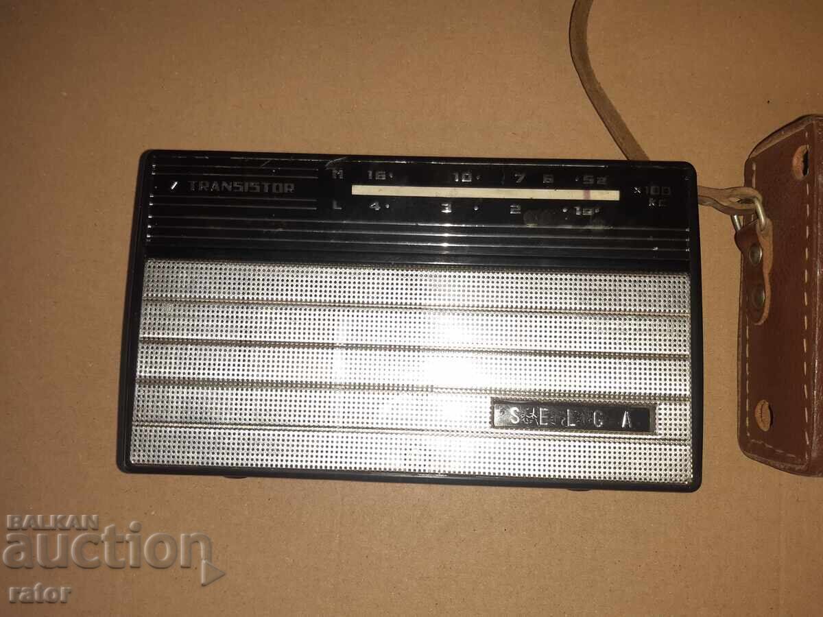 Licitație Radio vechi, tranzistor SELGA - URSS cu husă