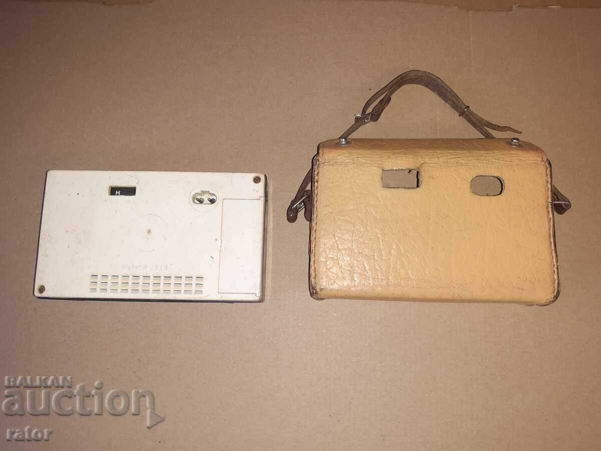 Аукцион Старо радио , транзистор  СОКОЛ -  СССР , с калъф