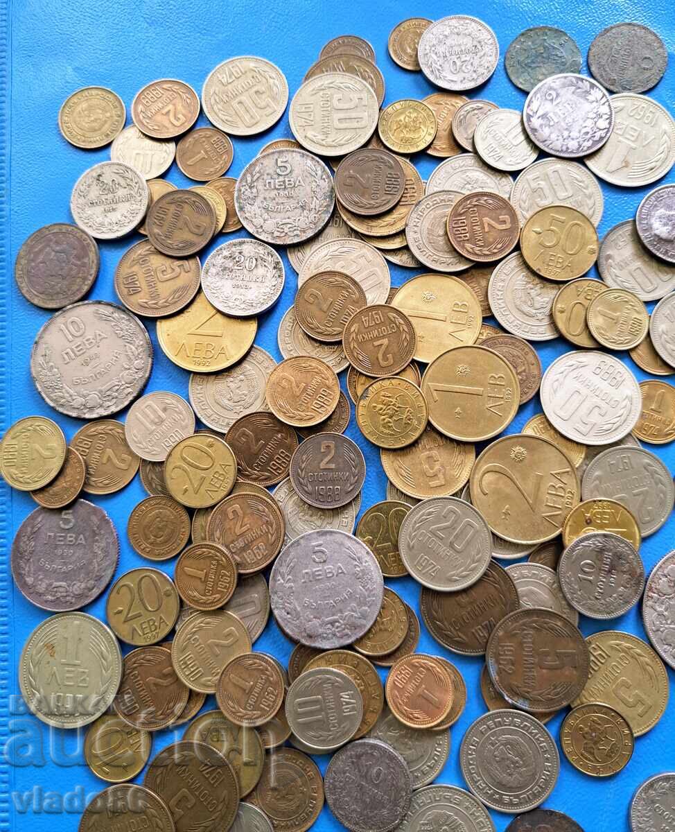 Licitație O mulțime de monede vechi regale și sociale bulgare