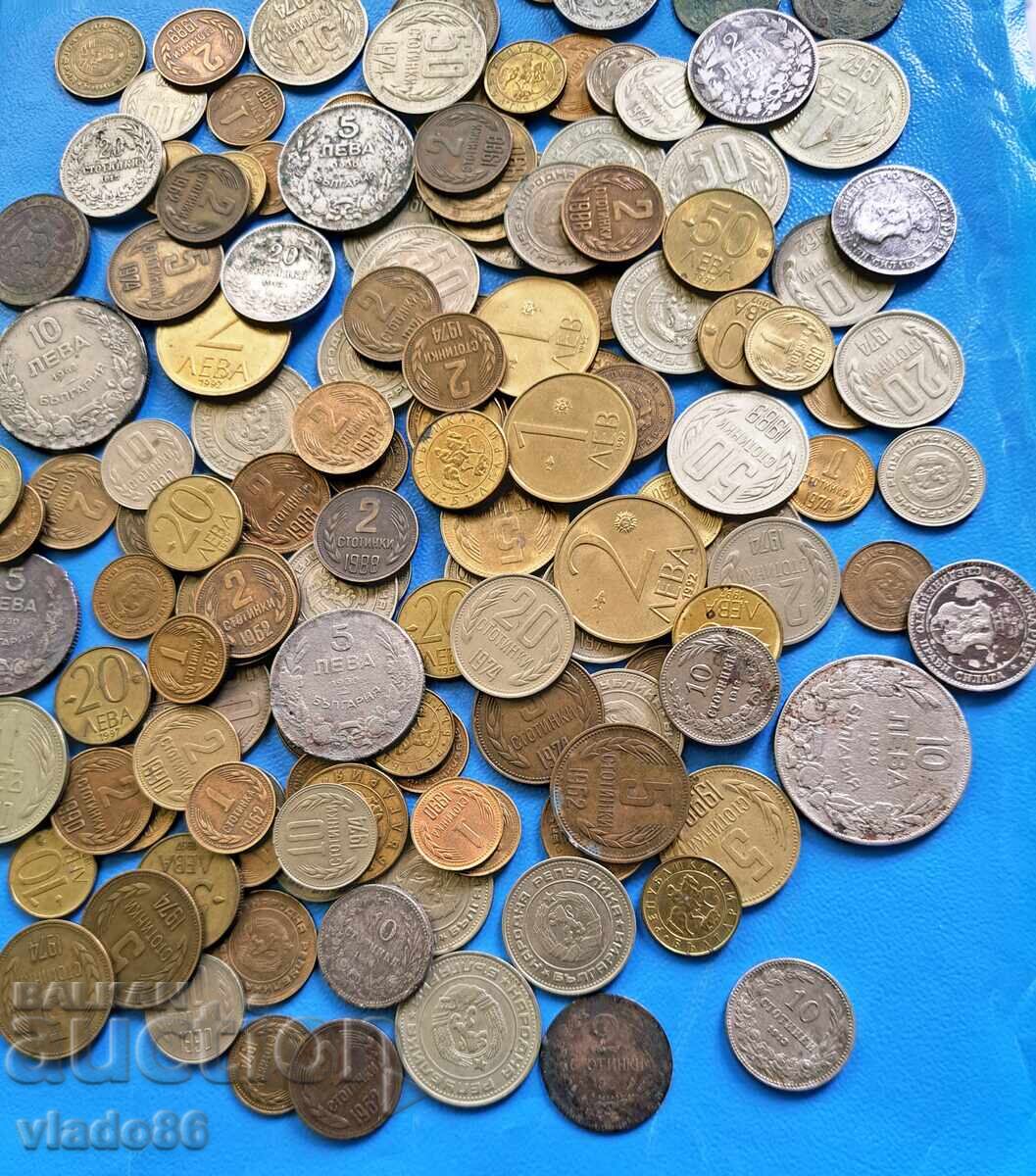 O mulțime de monede vechi regale și sociale bulgare - 6