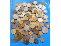 O mulțime de monede vechi regale și sociale bulgare