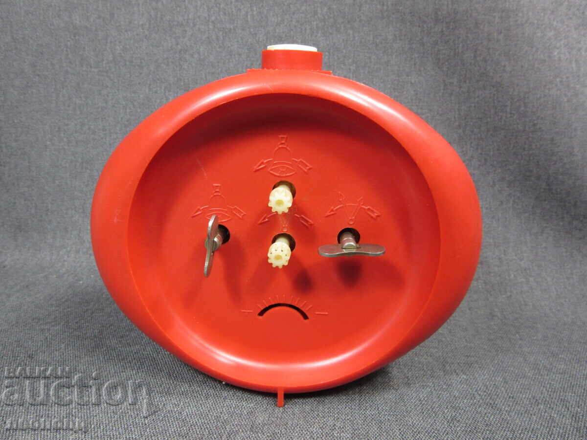 Παράδοση ΠΑΛΙΟ ΡΕΤΡΟ ΣΟΒΙΕΤΙΚΟ ΕΣΕΣΣΔ ΜΗΧΑΝΙΚΟ ΞΥΠΝΗΤΗΡΙ YANTAR