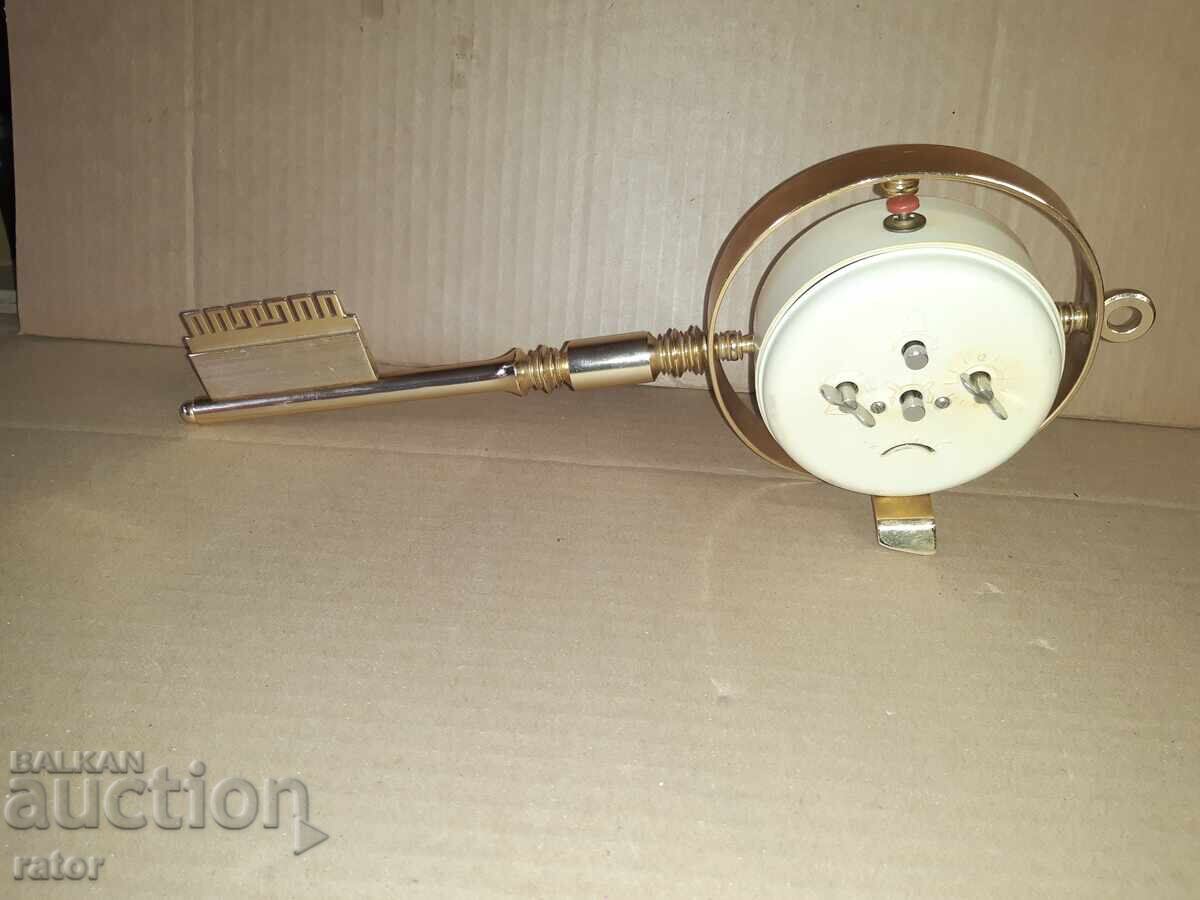 Παλιό μεγάλο ξυπνητήρι, ρολόι με κλειδί VITYAZ, ΕΣΣΔ. Λειτουργεί - 5