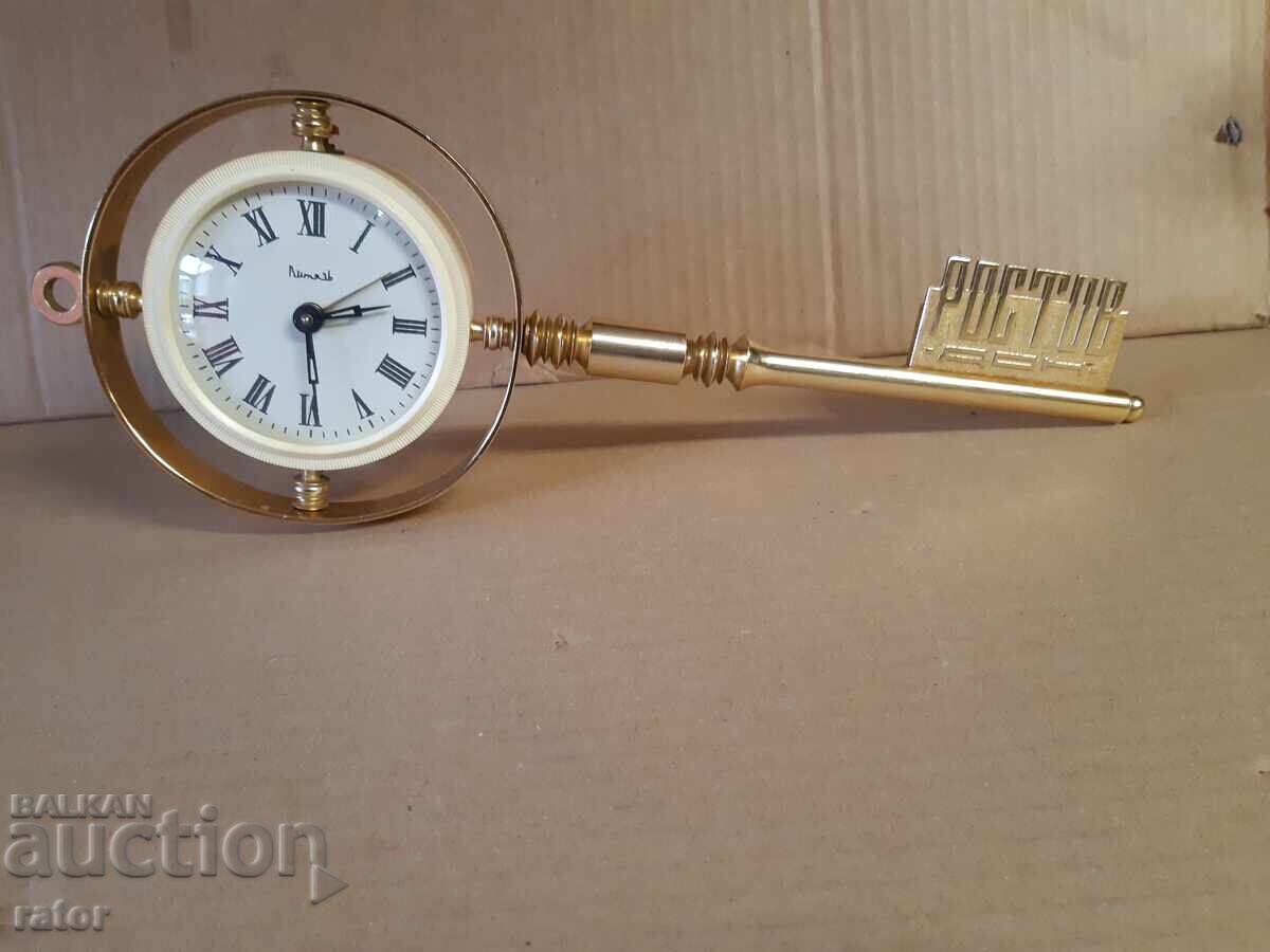 Παλιό μεγάλο ξυπνητήρι, ρολόι με κλειδί VITYAZ, ΕΣΣΔ. Λειτουργεί