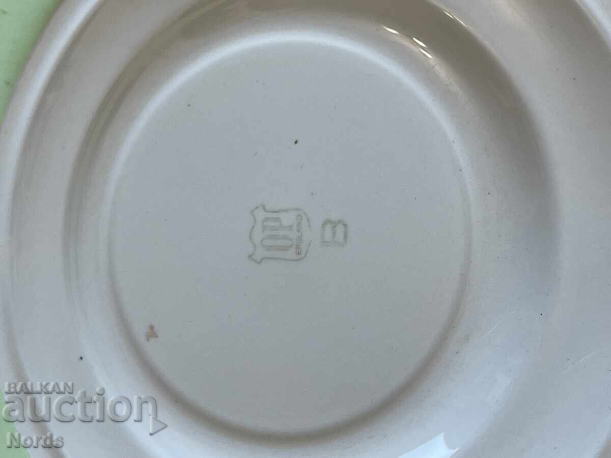 Multe farfurii de portelan - 6