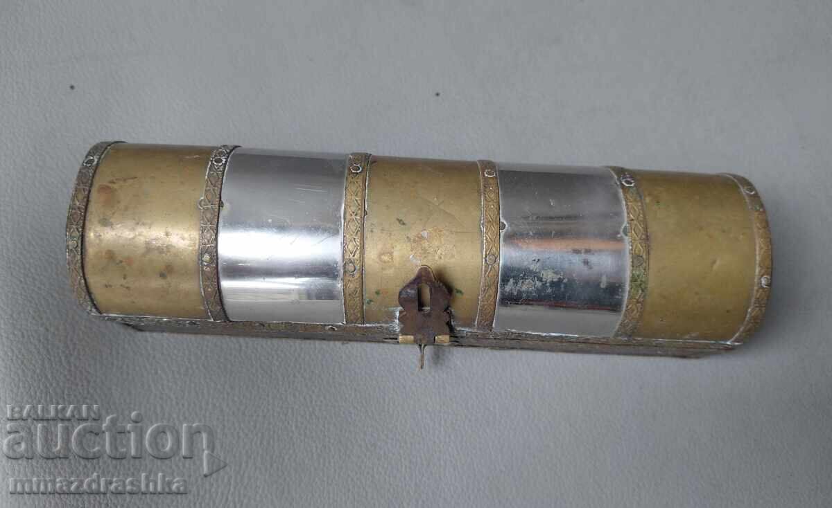 Auction  Antique jewelry box