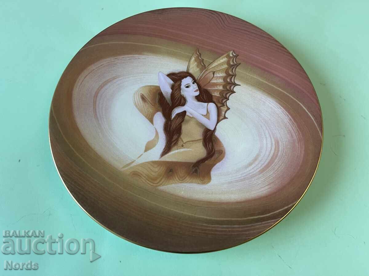 Auction  Royal Worcester “The Sardonyx Fairy”
