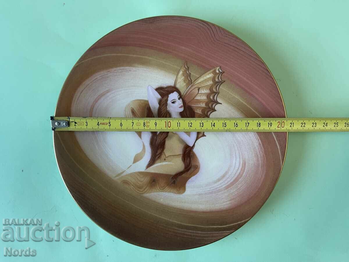 Royal Worcester “The Sardonyx Fairy” - 6
