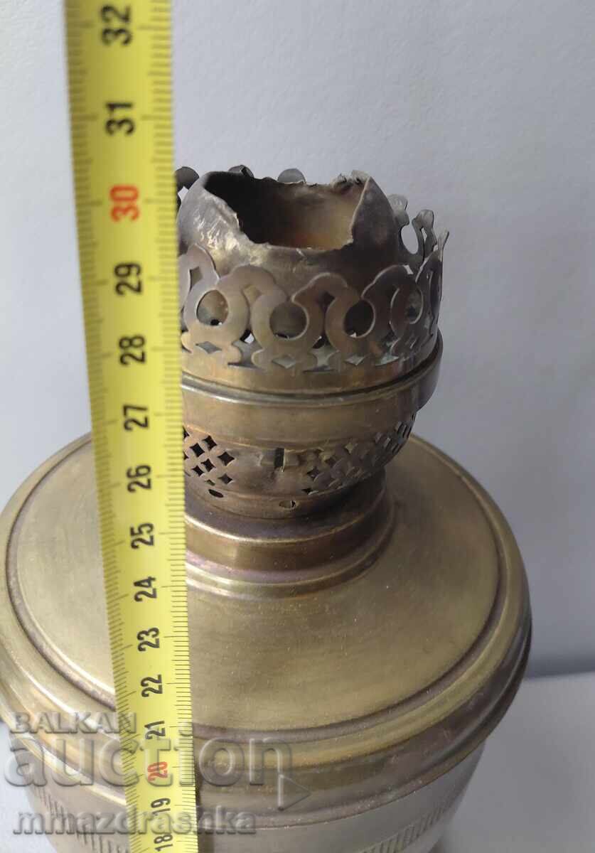 Delivery of Old brass lamp