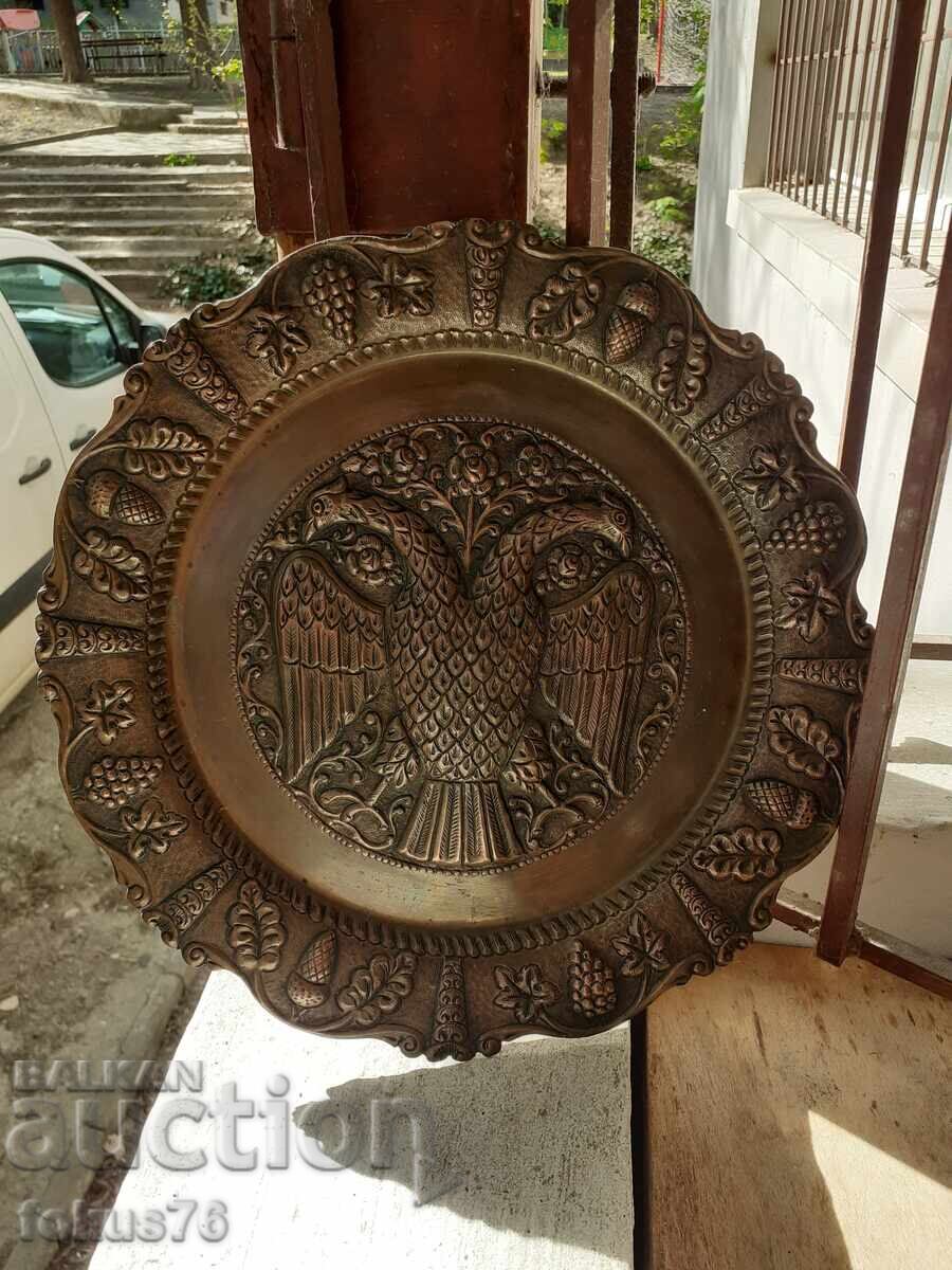 Χάλκινο διακοσμητικό πιάτο τοίχου με δικέφαλο αετό από μπακίρι χαλκό με τιμή € 119.00 | 232.74 BGN