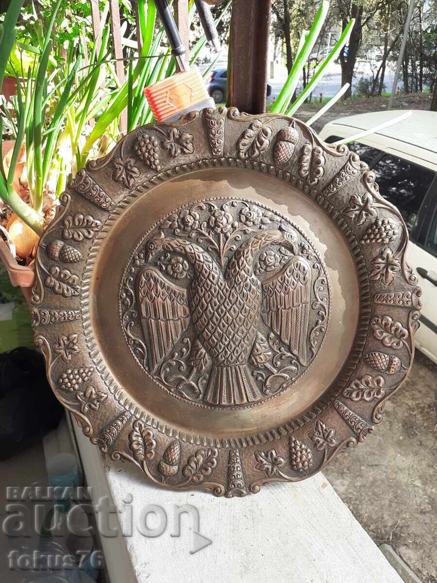 Χάλκινο διακοσμητικό πιάτο τοίχου με δικέφαλο αετό από μπακίρι χαλκό