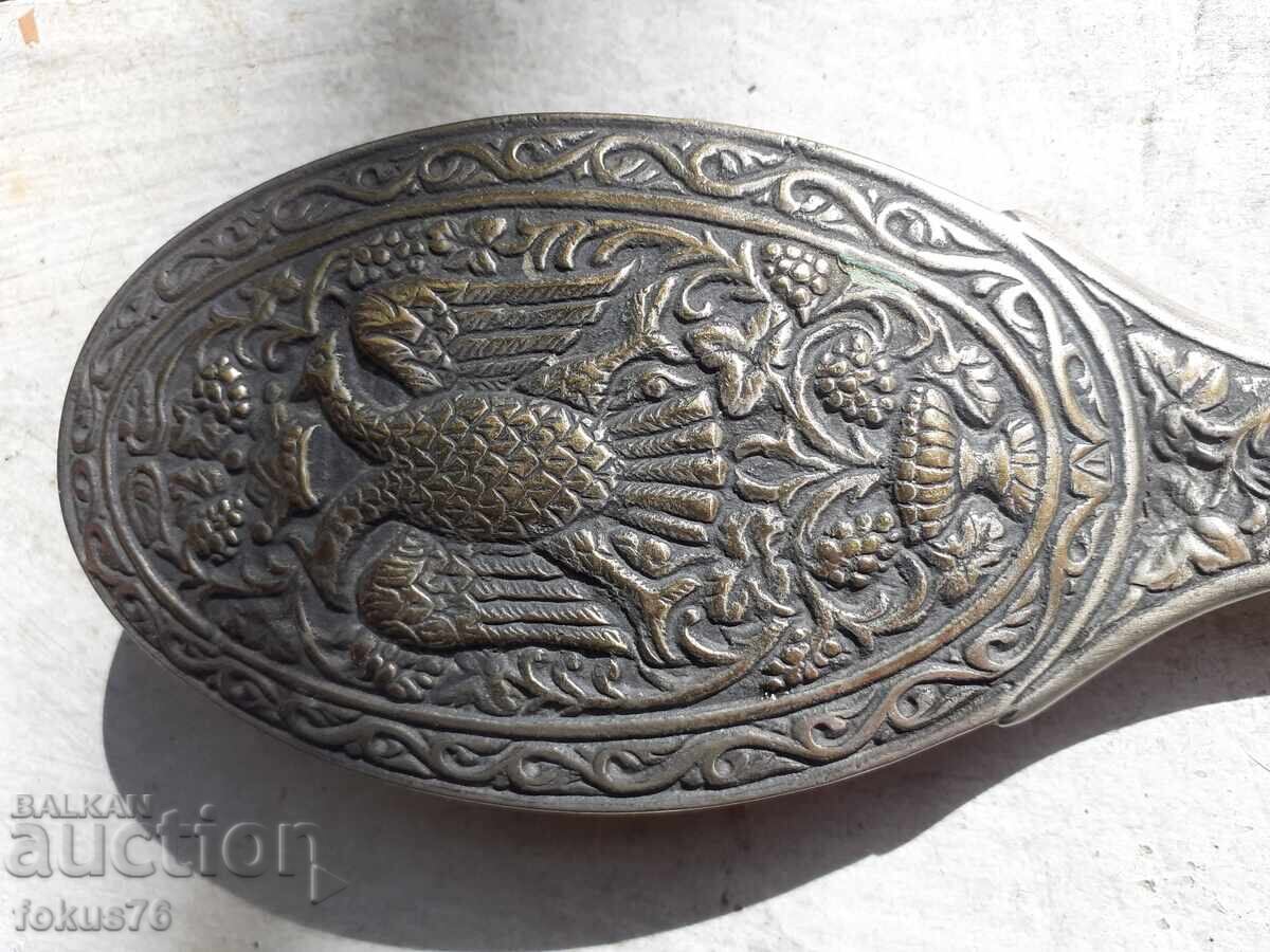 Perie veche grecească pentru haine, bronz, vultur bicefal cu preț € 65.00 | 127.13 BGN