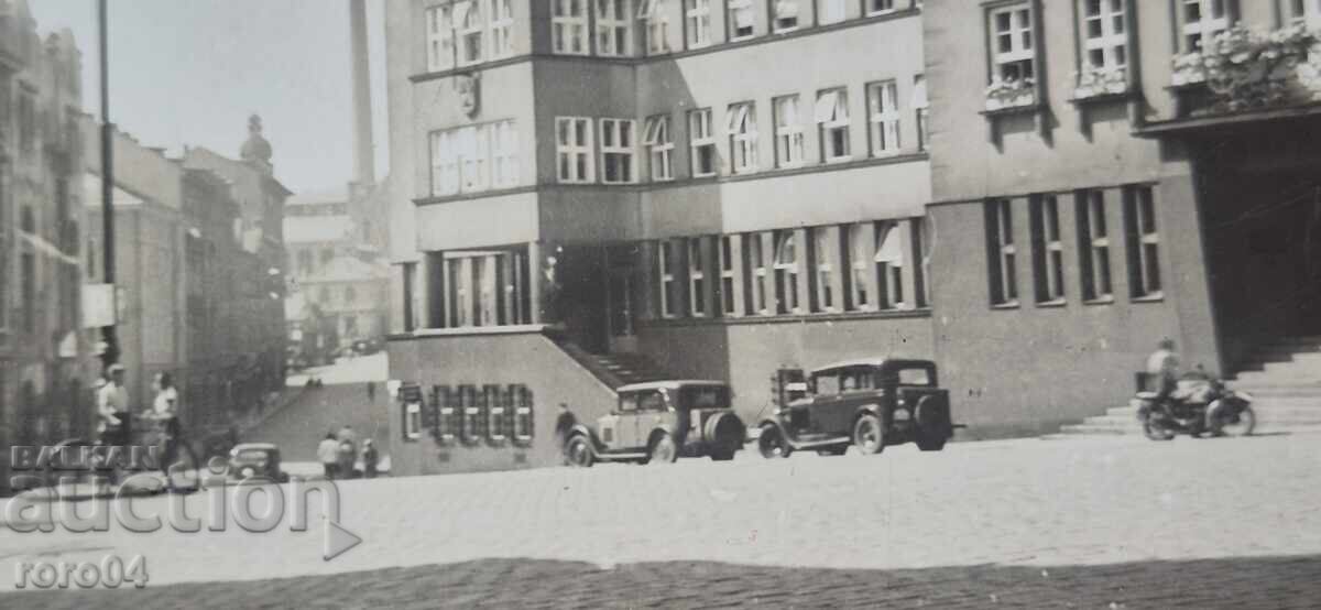 Delivery of ADOLF HITLER SQUARE