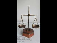 Vintage, ζυγαριά χρυσοχόου ή φαρμακοποιού με σταθμά