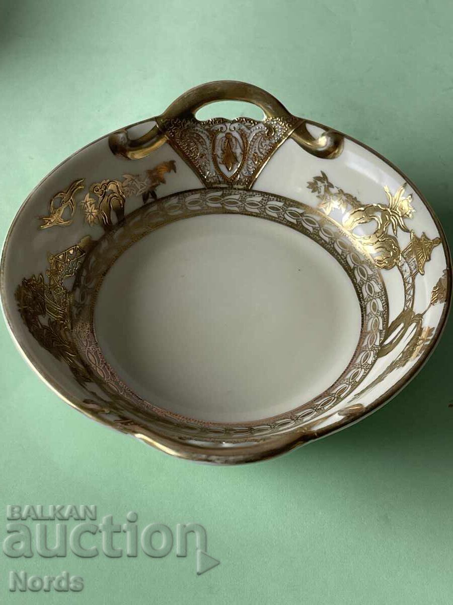 Auction  Japanese nut bowls