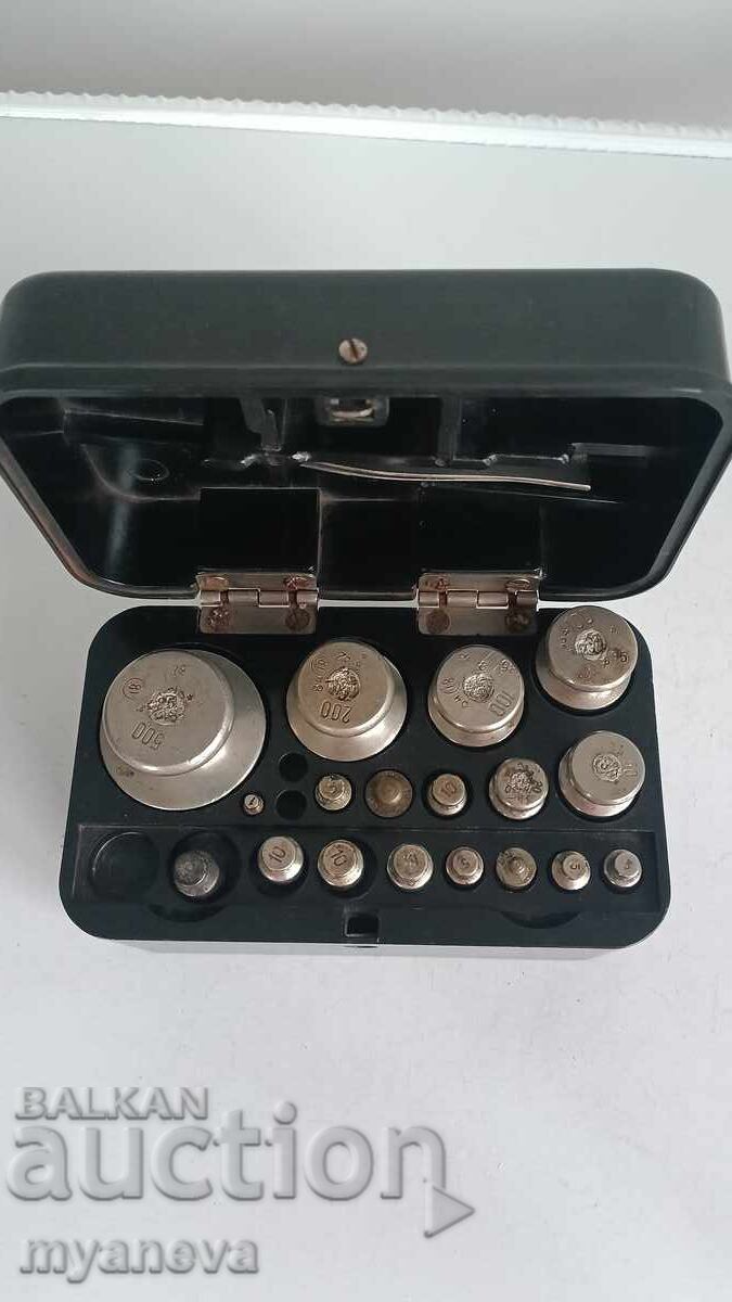 Set vintage de cântar din alamă cu greutăți cu preț € 60.00 | 117.35 BGN