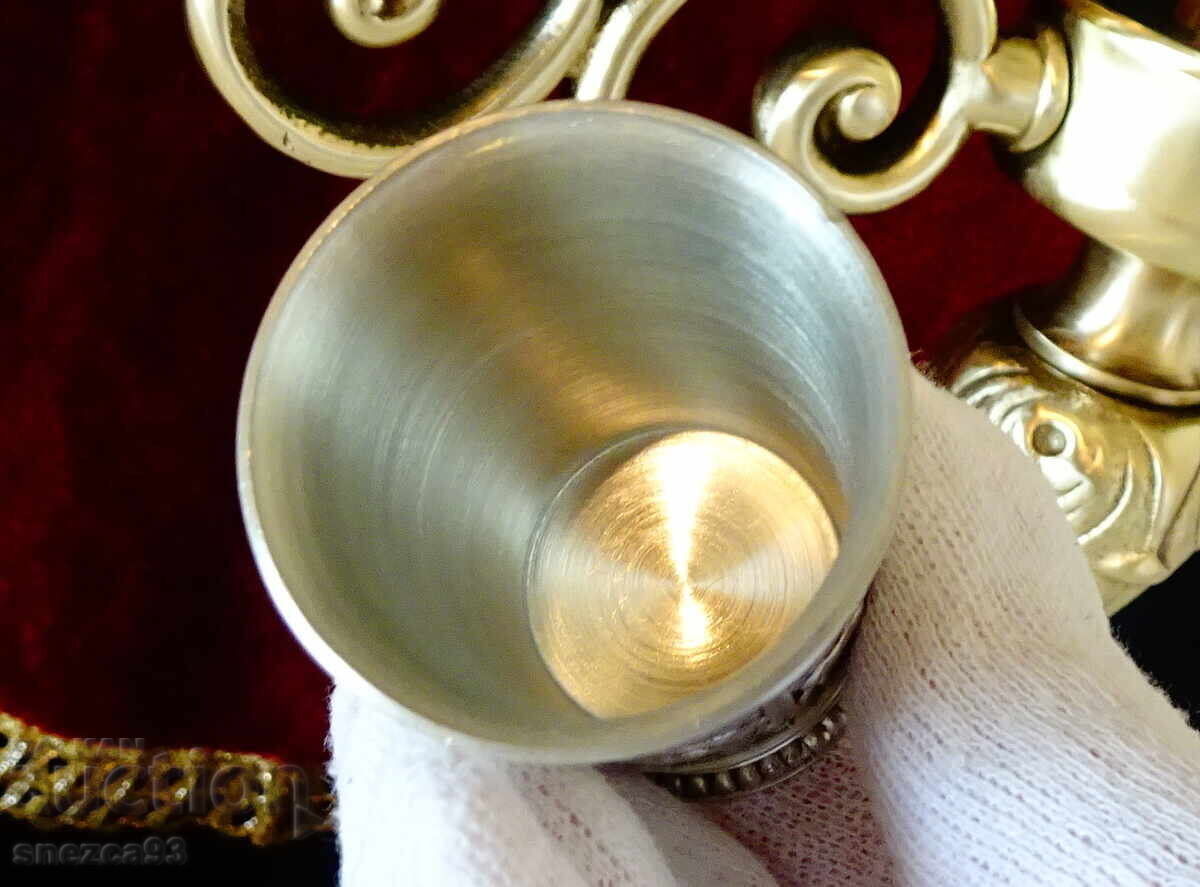 Калаена чаша за ракия с пастирски картини. с цена € 12.99 | 25.41 лв.