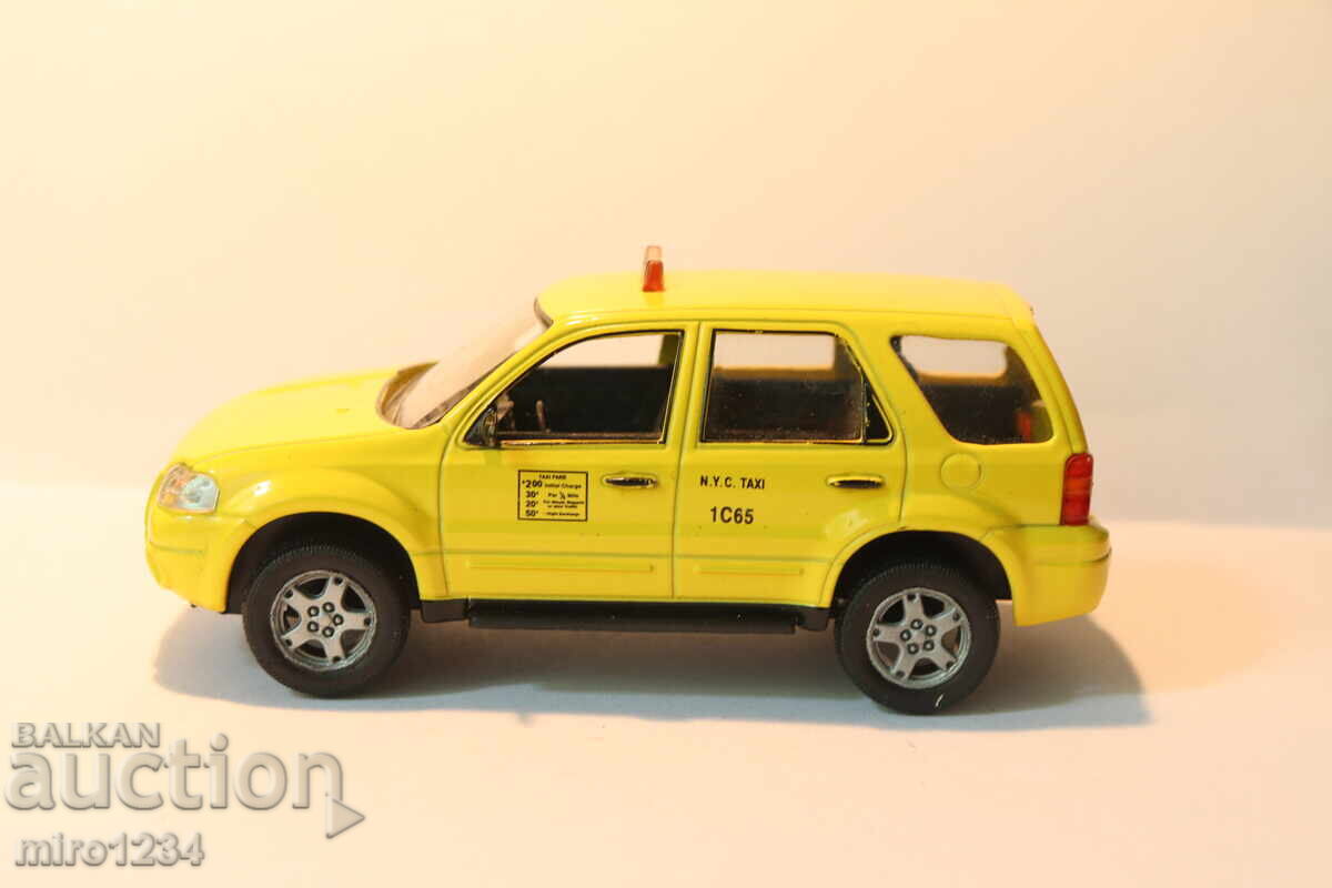 1/43 FORD?? TAXI MAȘINUȚĂ JUCĂRIE MODEL