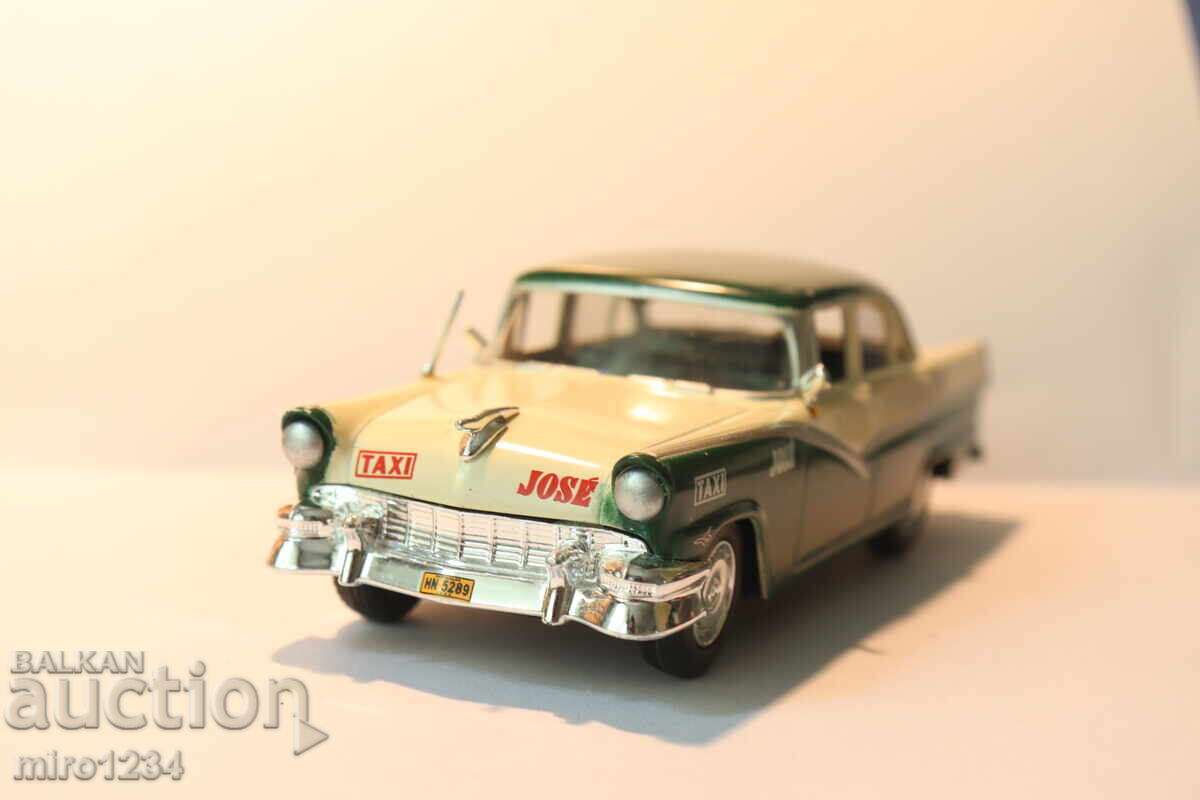 1/43 CADILLAC ?? TAXI MAȘINUȚĂ JUCĂRIE MODEL