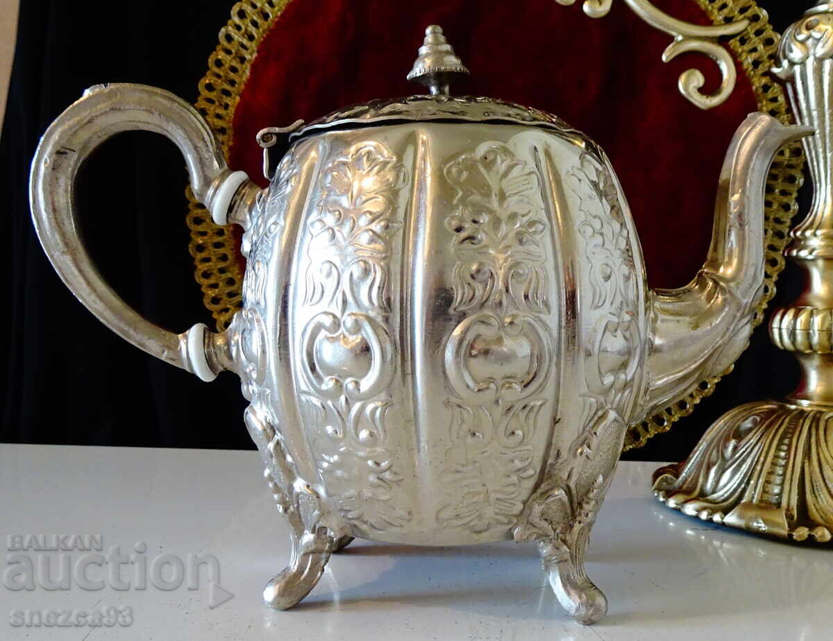 Licitație Ceainic din cupru argintat, carafă, ornamente forjate Sheffield, ștanțat