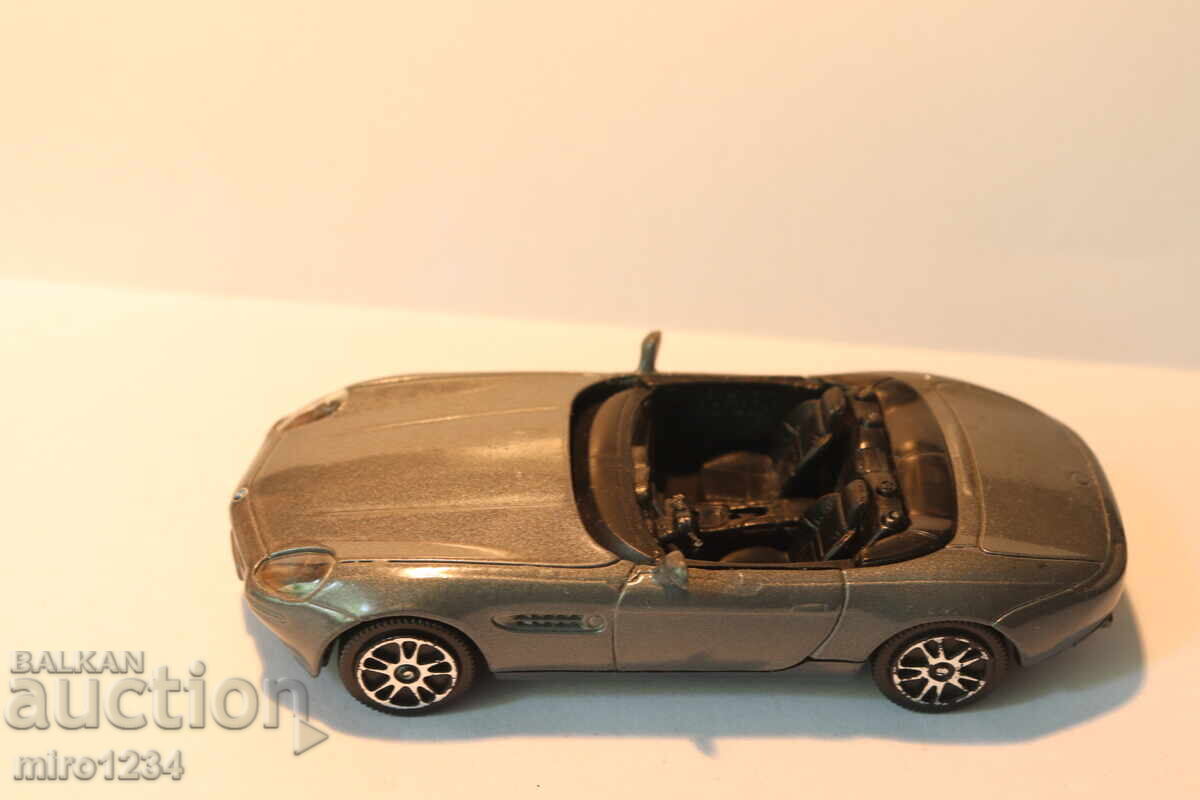 MAȘINUȚĂ JUCĂRIE MODEL BMW Z8 1/43 JOY CITY cu preț € 0.01 | 0.02 BGN