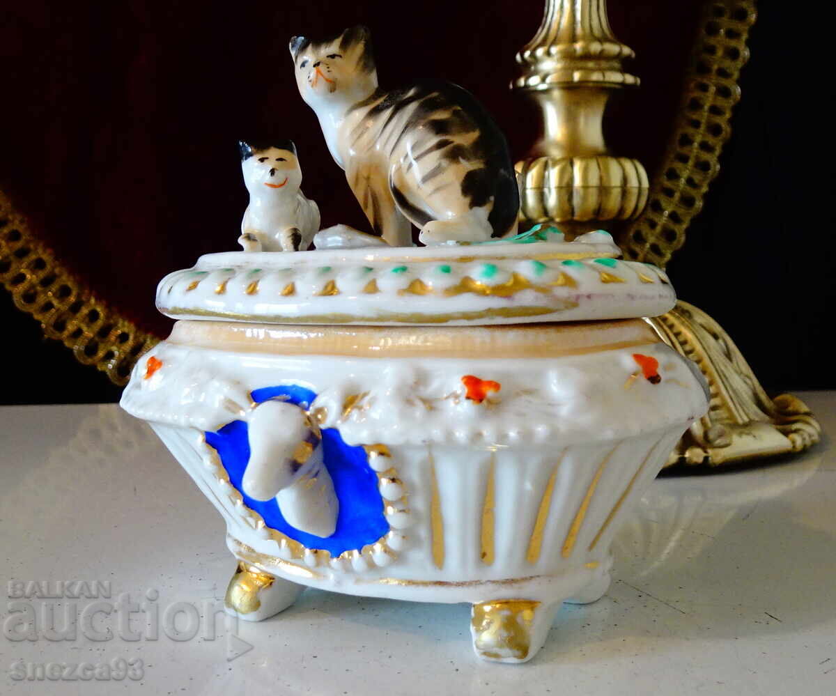 Cutie de bijuterii din porțelan Conta & Boehme, pisici, cerb cu preț € 6.99 | 13.67 BGN