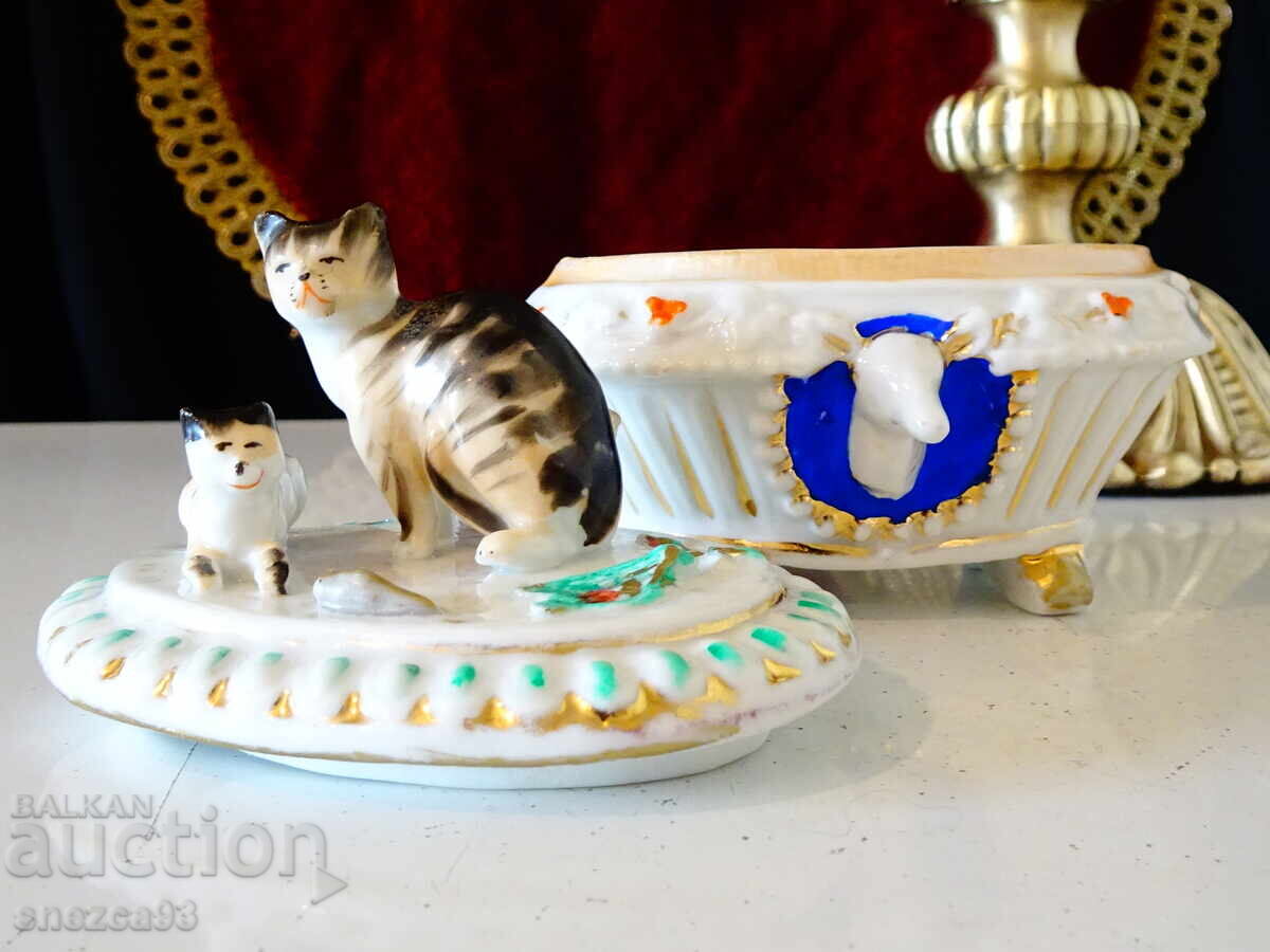 Licitație Cutie de bijuterii din porțelan Conta & Boehme, pisici, cerb