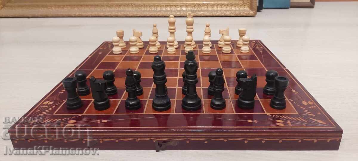 Шах и табла фигури и пулове дърво за ценители 32см с цена € 20.00 | 39.12 лв.