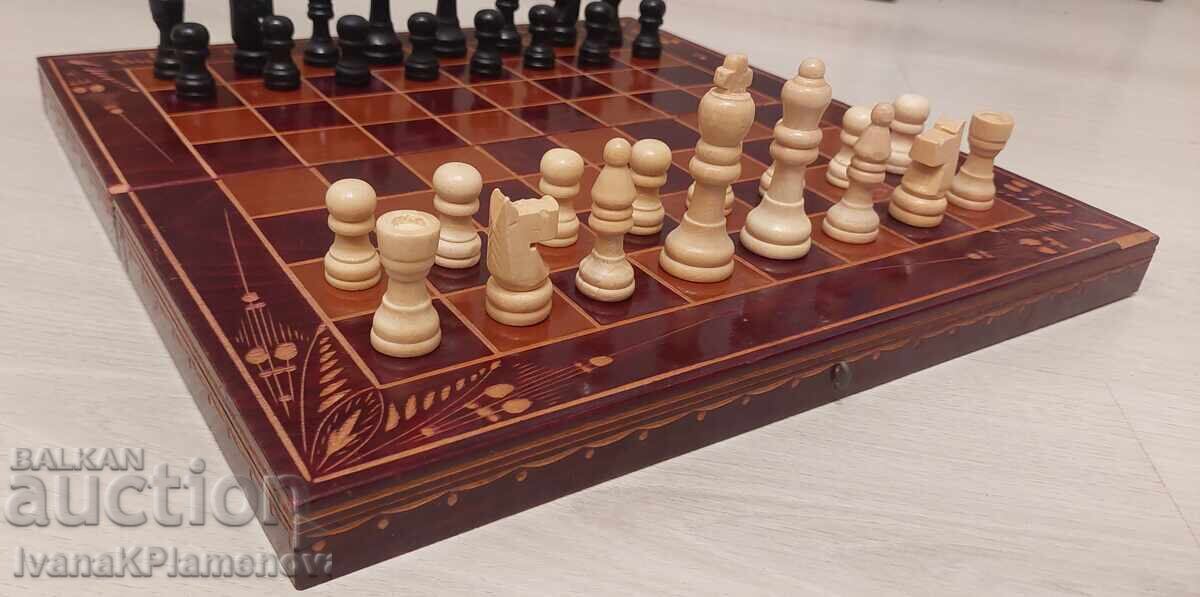 Аукцион Шах и табла фигури и пулове дърво за ценители 32см