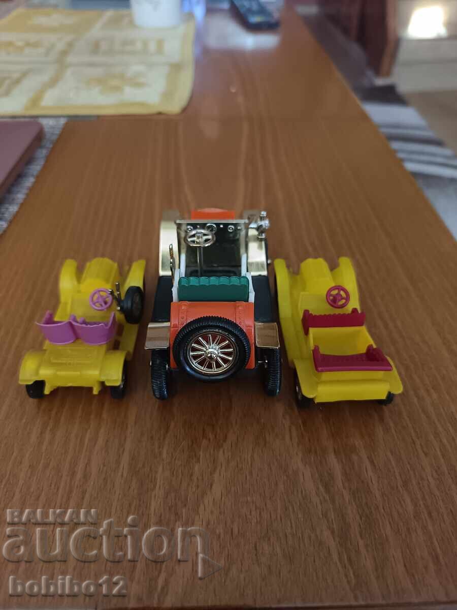 Auction  Lot of 3 collectible toy cars for 10 euros