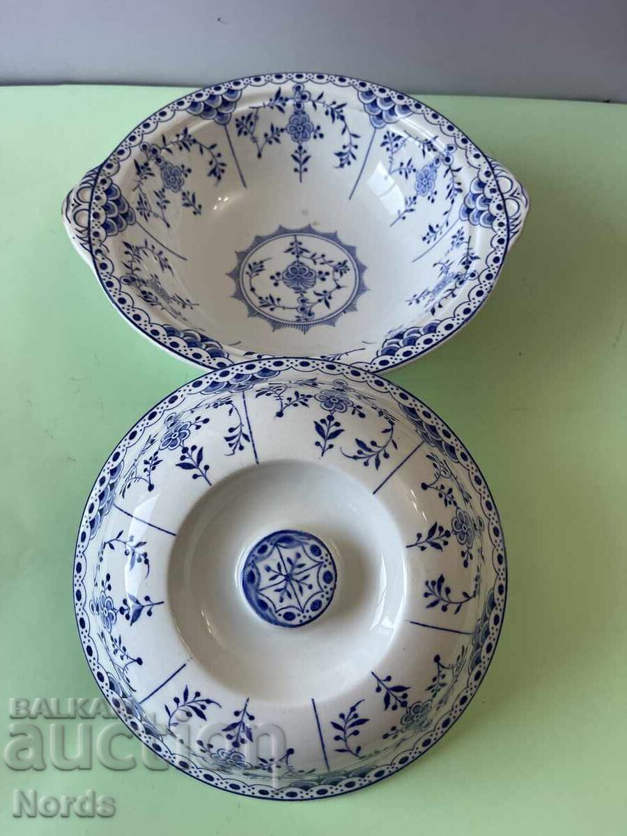 Wood&Sons Vintage English bowl with lid Saxon with price € 0.01 | 0.02 BGN