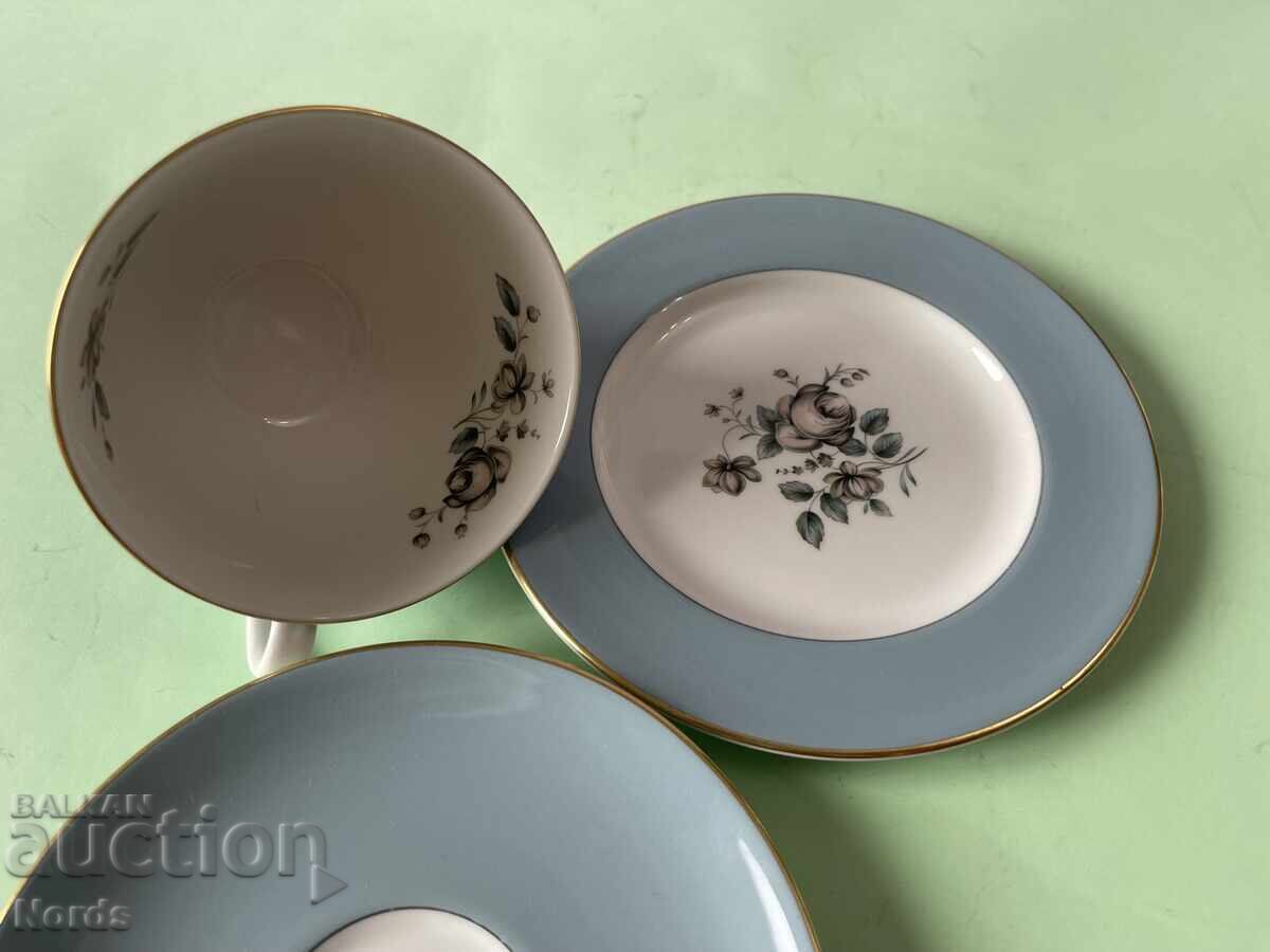 Royal Doulton three-piece tea set - 5