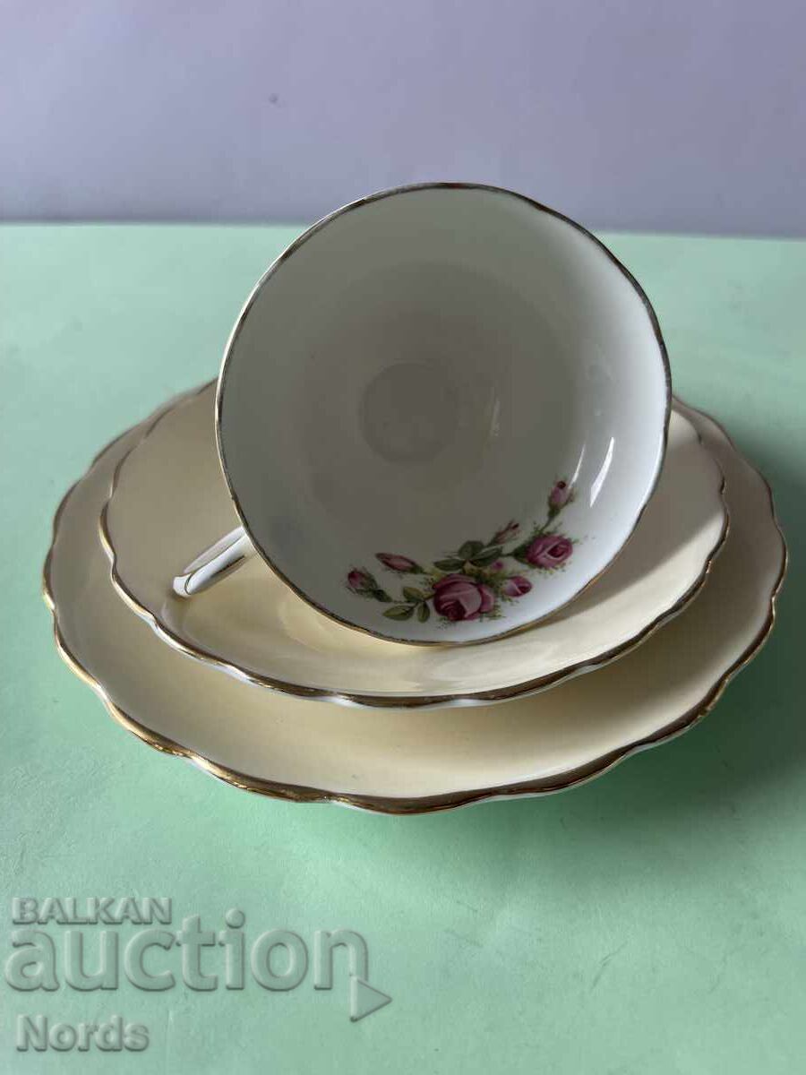 Delivery of English triple tea set