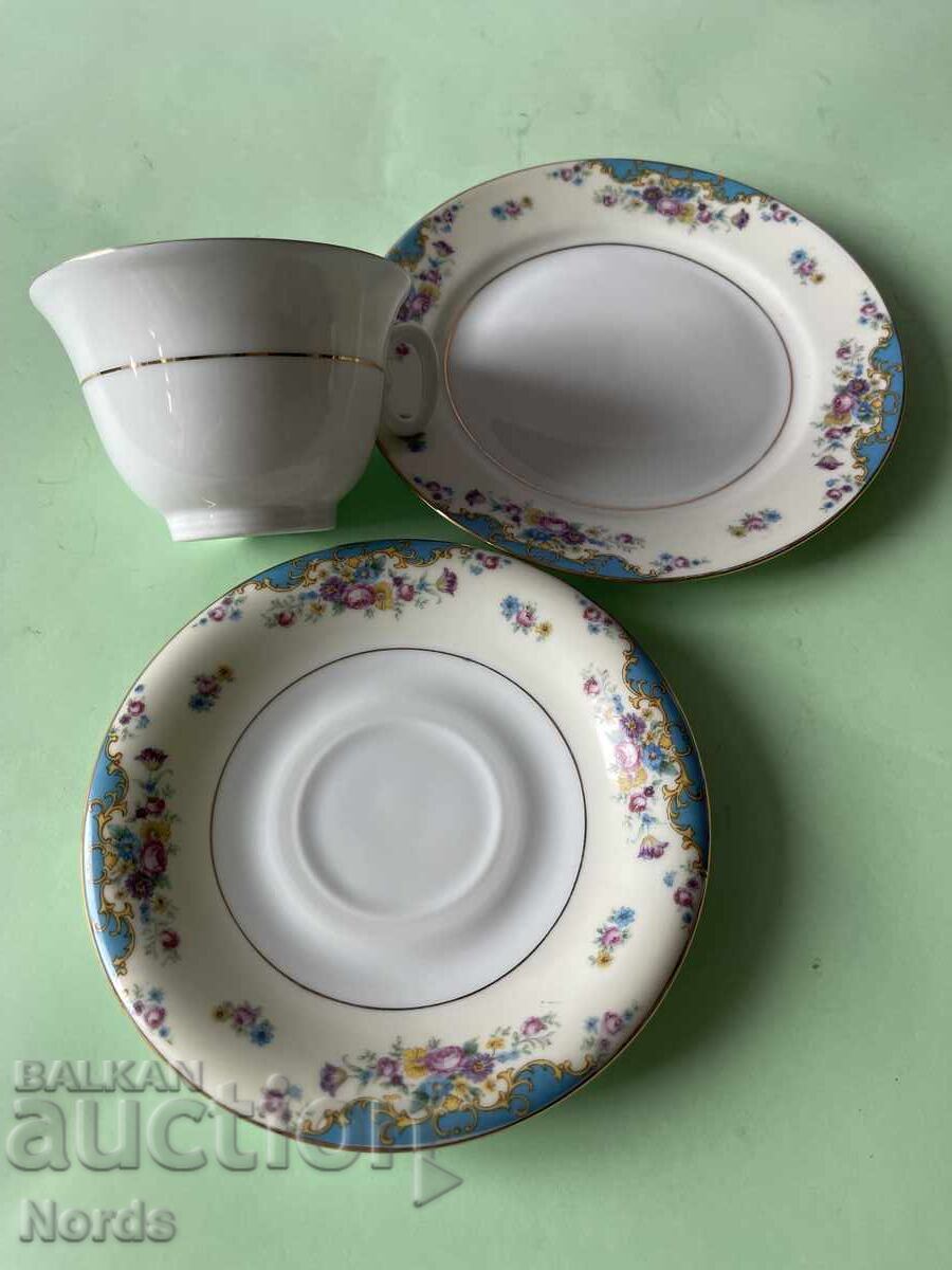 Delivery of Czech tea set for three
